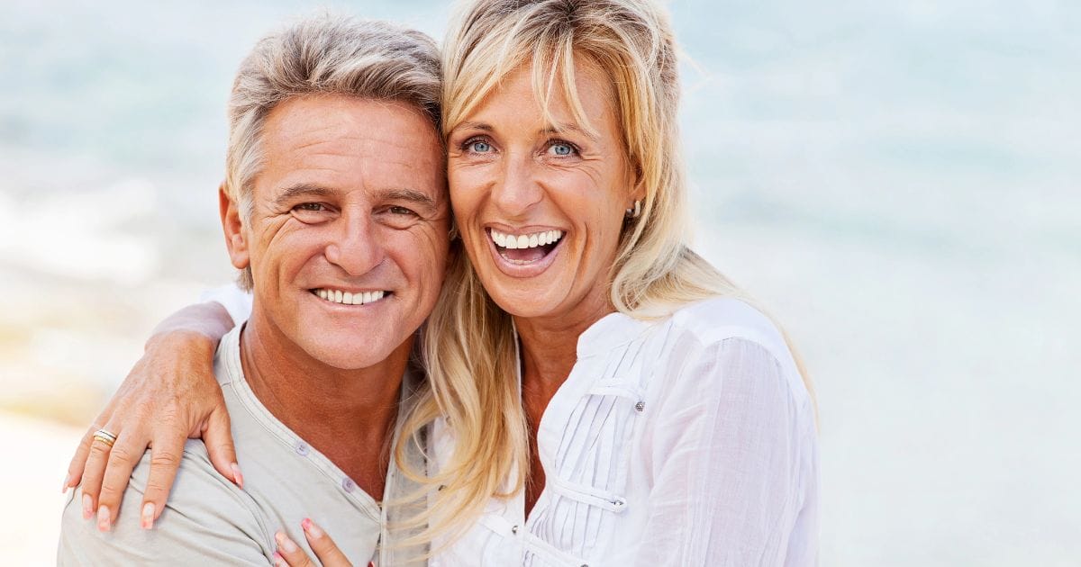 coppia in salute dopo avere preso degli integratori antinfiammatori